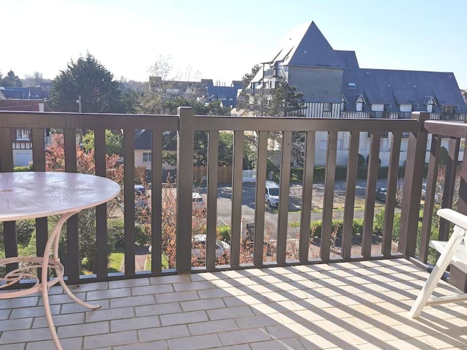 Cabourg Cosy, Appartement Refait A Neuf, 5 Min A Pied De La Mer Экстерьер фото