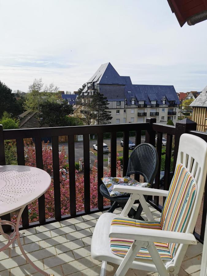 Cabourg Cosy, Appartement Refait A Neuf, 5 Min A Pied De La Mer Экстерьер фото
