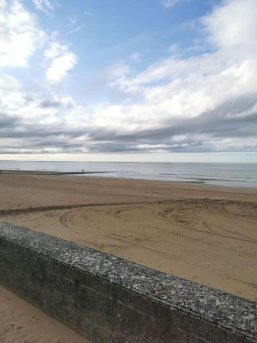 Cabourg Cosy, Appartement Refait A Neuf, 5 Min A Pied De La Mer Экстерьер фото